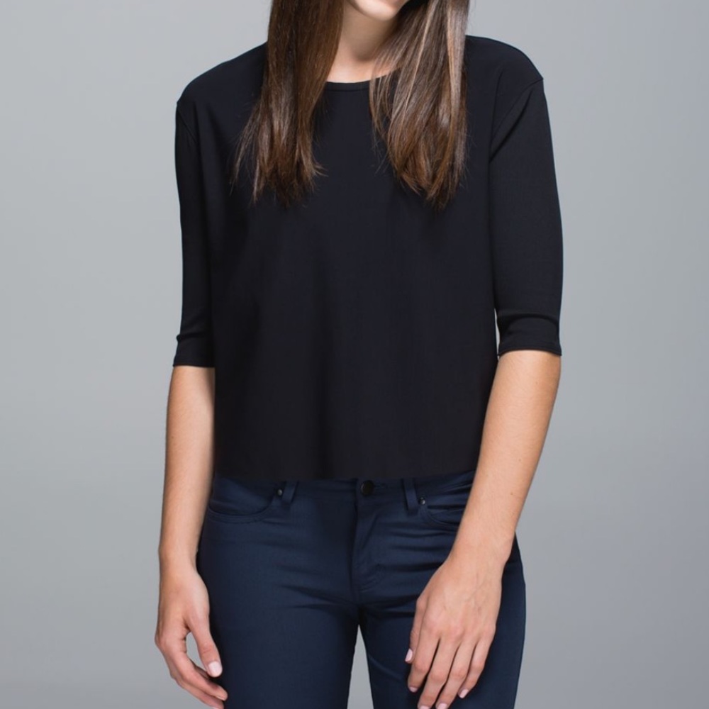 Lululemon black out of this world top